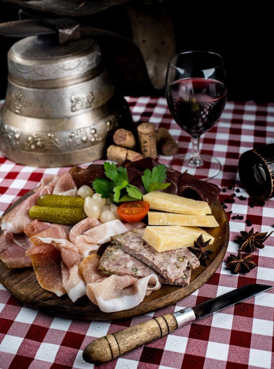 B&B Restaurant Le Pernollet Evionnaz Екстер'єр фото